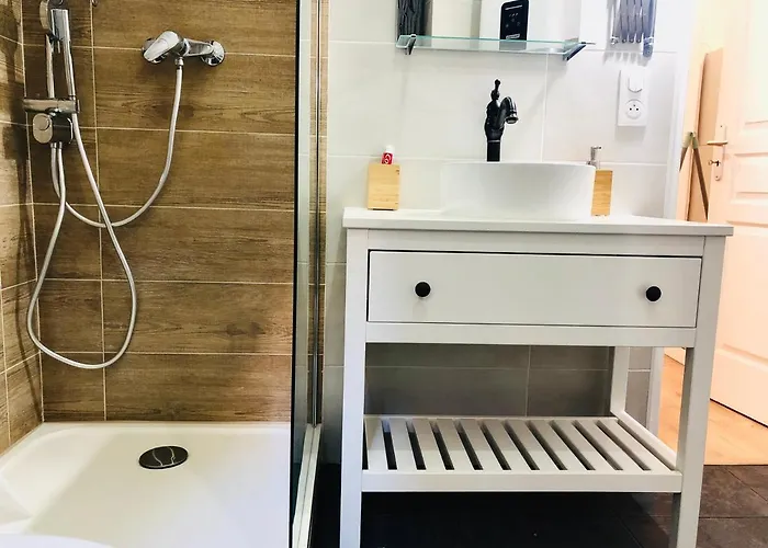 Cosy Modern In The Heart Of With Ac *