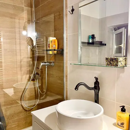Apartamento Cosy Modern In The Heart Of With Ac *