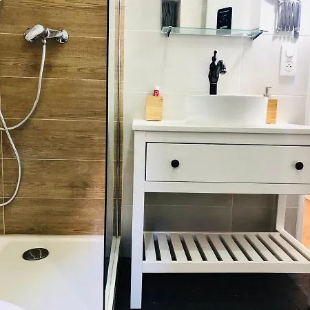 Cosy Modern In The Heart Of With Ac *
